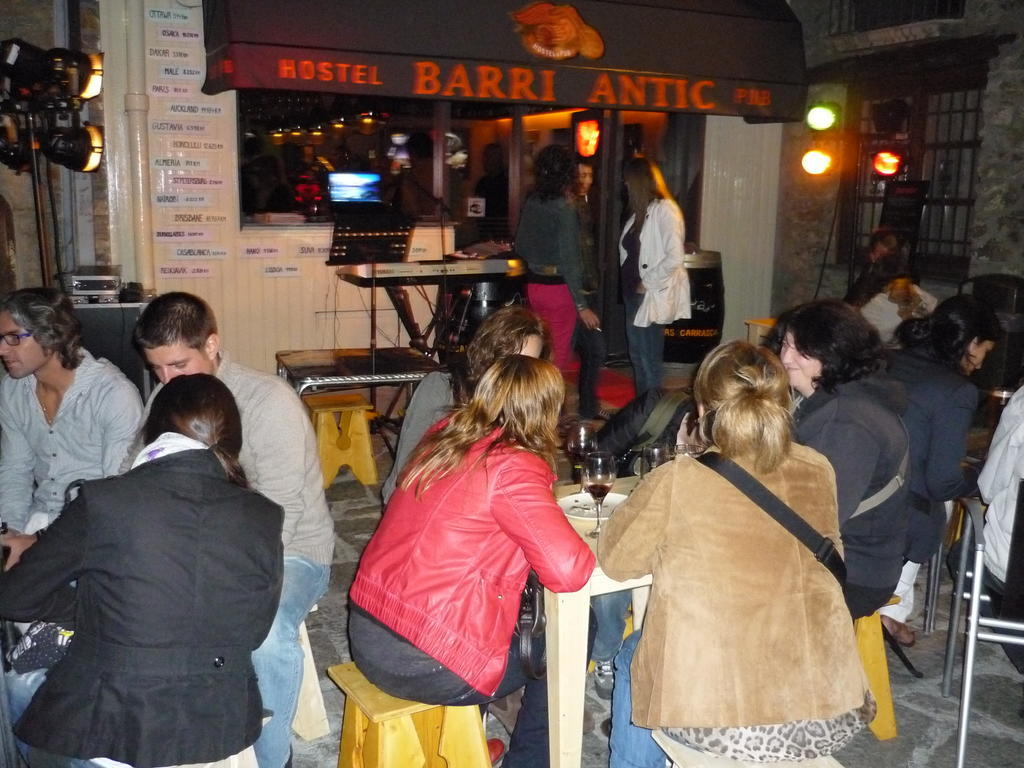 Barri Antic Hostel & Pub Андора ла Веля Екстериор снимка