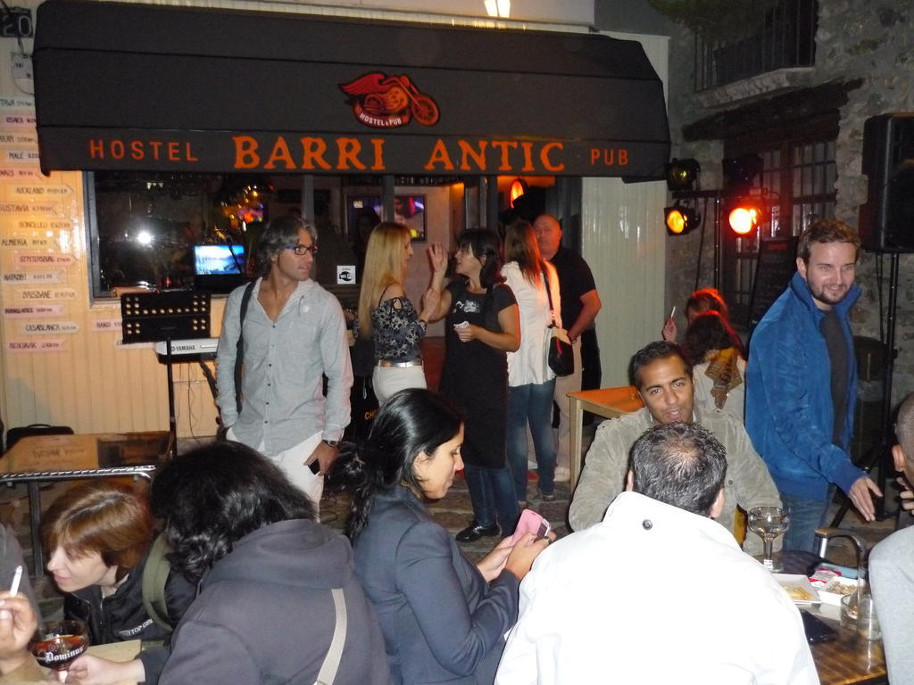 Barri Antic Hostel & Pub Андора ла Веля Екстериор снимка
